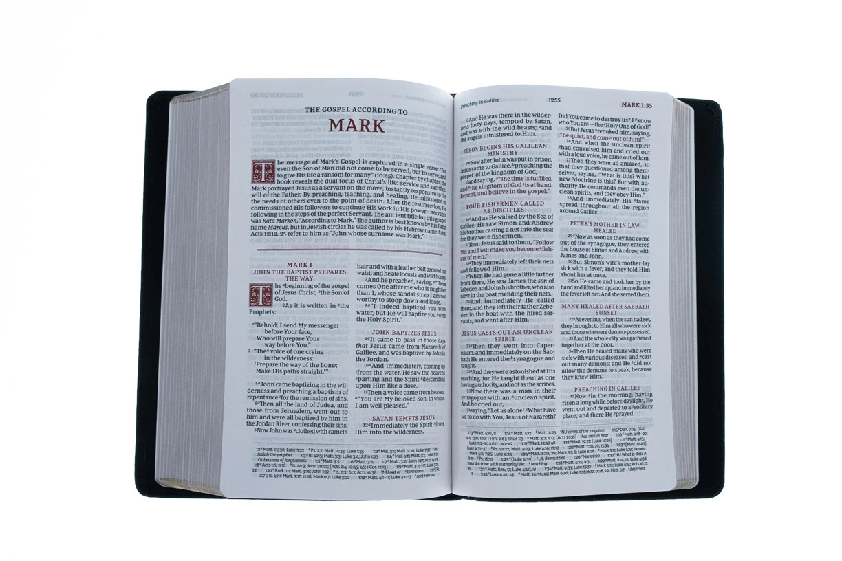 Thomas Nelson NKJV Personal Size Reference Bible - Image 4