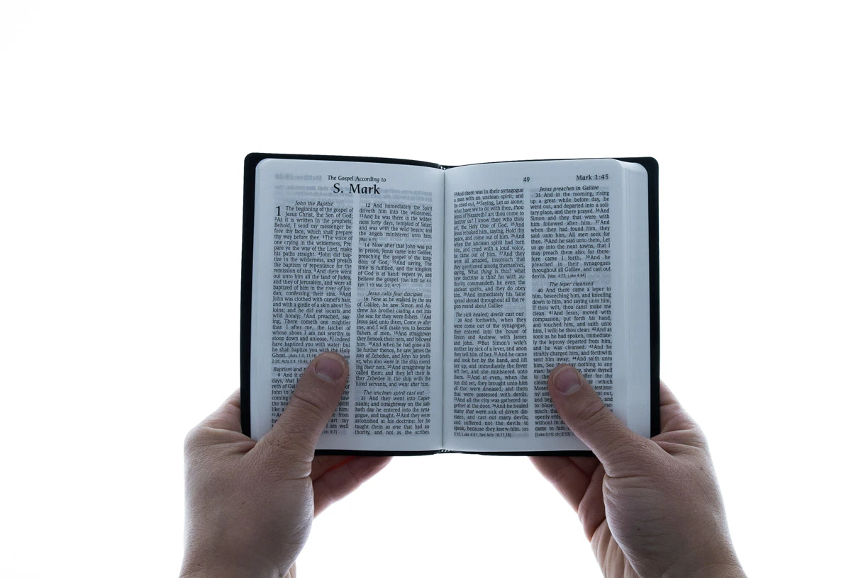 KJV New Testament With Psalms & Proverbs-Black Imitation Leather - Image 3