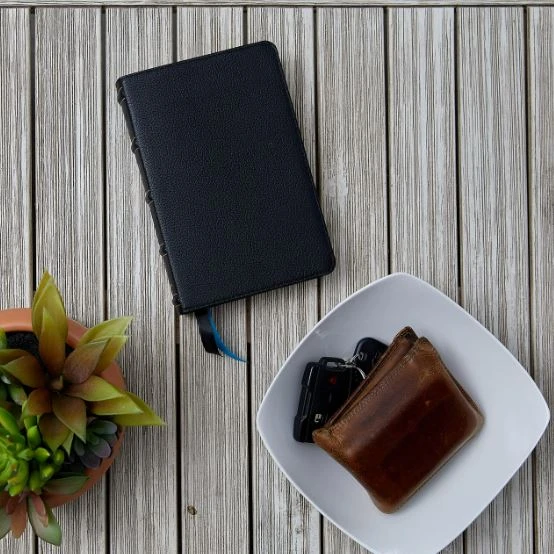 Thomas Nelson NKJV Compact Bible, MacLaren Series, Genuine Leather Black - Image 3