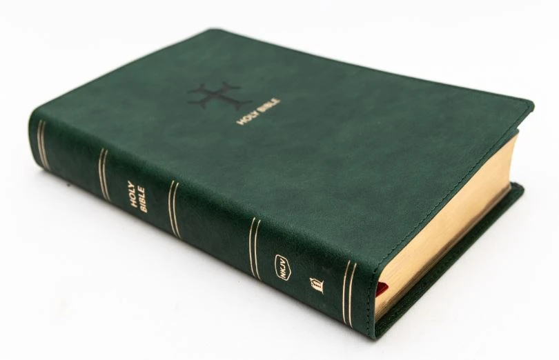 Thomas Nelson NKJV End-Of-Verse Reference Bible β Green - Image 6